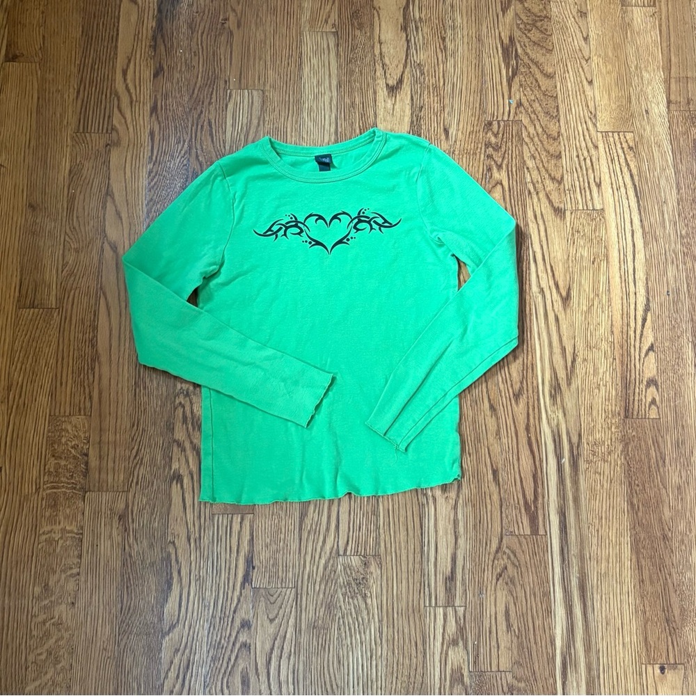 green long sleeve shirt with cute y2k heart design